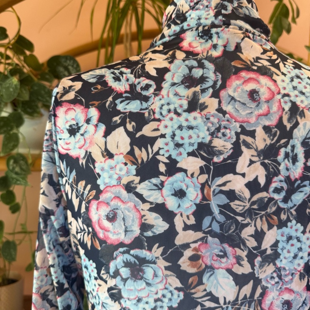 Banana Republic Blue Floral Mesh Turtleneck Fitted Long Sleeve Blouse Small - Picture 8 of 9